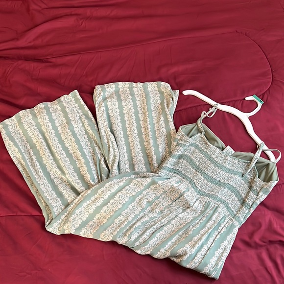 Women’s jumpsuit with pockets. Size US Medium (6-8). - Picture 3 of 5